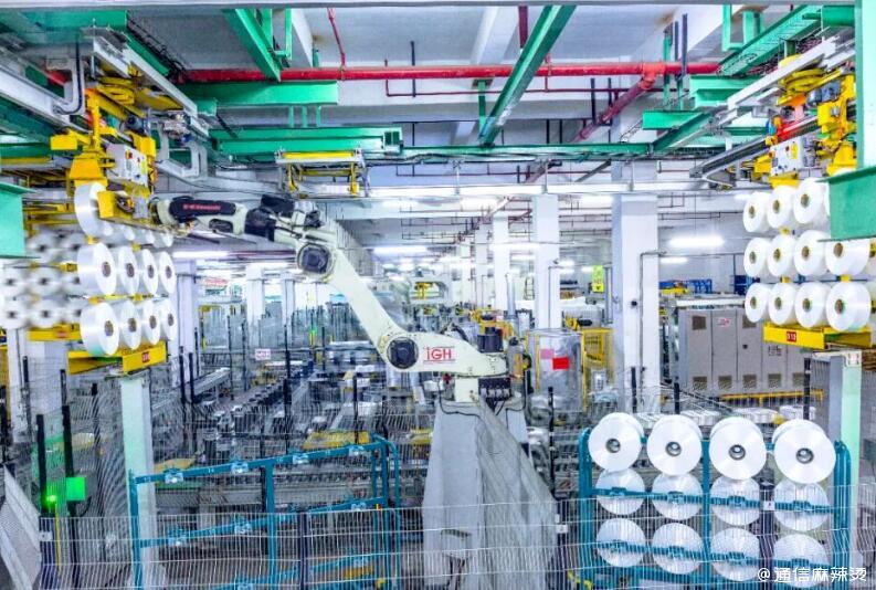 揭秘5G工廠搭建全流程 這些黑科技如何借助人工智能應(yīng)用軟件開發(fā)，讓老廠變身“智慧先鋒”